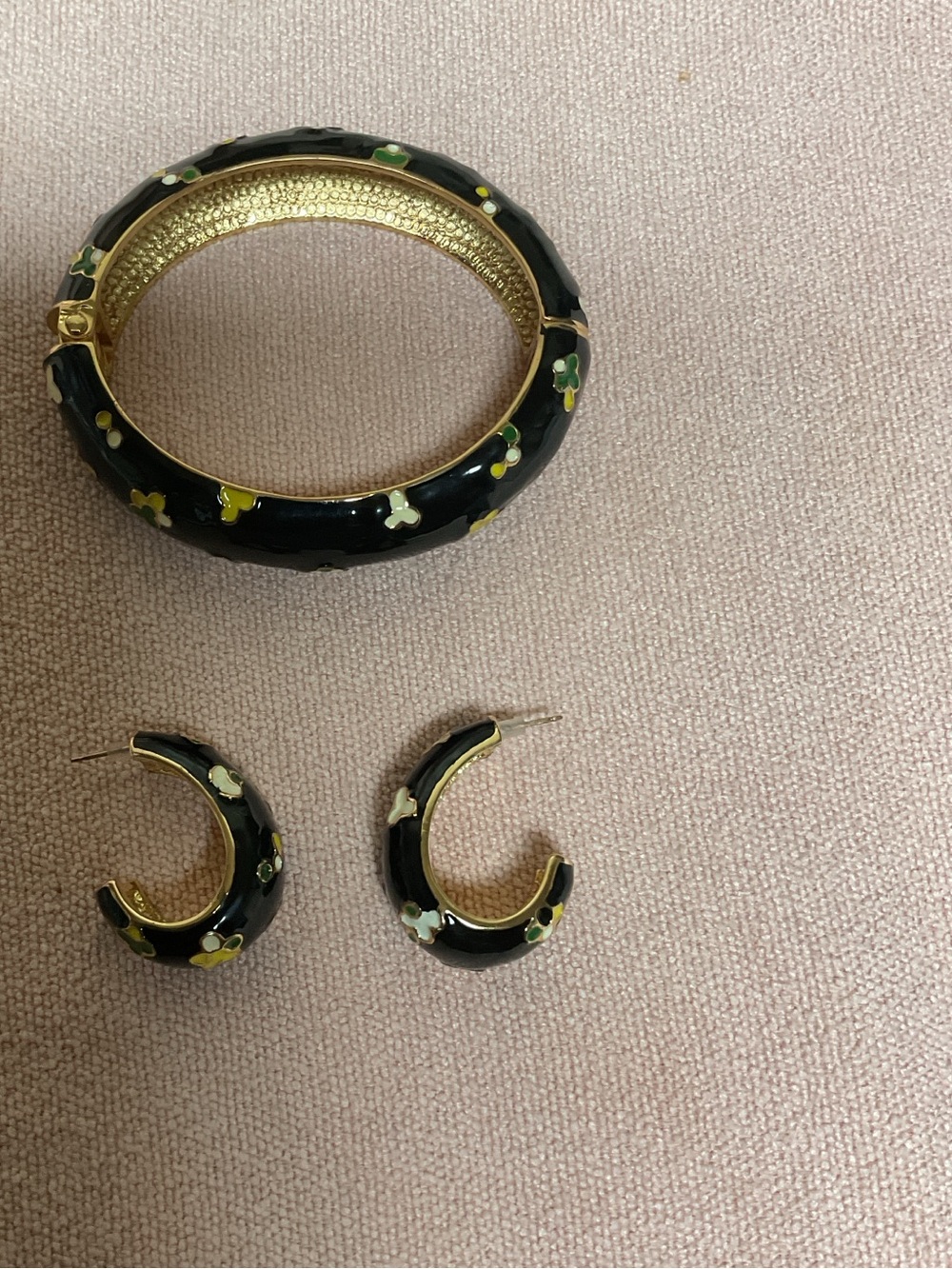 CN CINER Signed For MMA Enamel Square Magnetic Clasp Bracelet And Earrings Set.